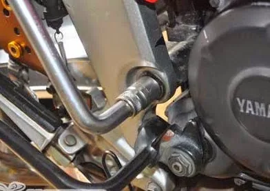 melepas as swing arm yamaha byson Pengen Ganti Ban Yamaha Byson Dengan Ukuran Besar? Begini Caranya