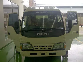 ISUZU ELF MIKROBUS Karoseri ADIPUTRO ISUZU ELF MIKROBUS Karoseri ADIPUTRO