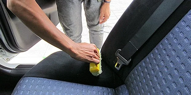 Membersihkan Jok Mobil Cara Membersihkan Jok Mobil Sesuai Bahannya