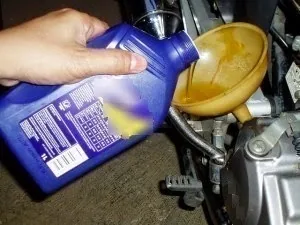 Cara Mengganti Oli Motor Cara Mengganti Oli Motor