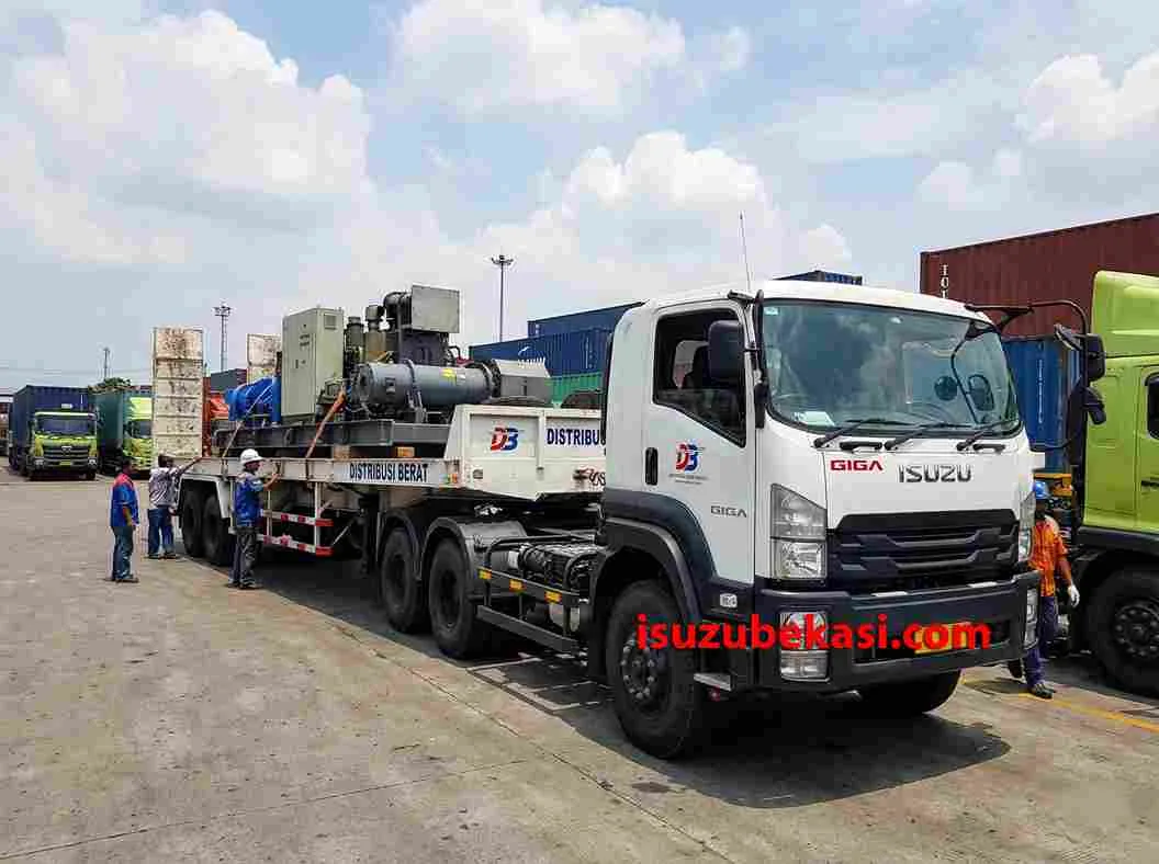 Isuzu Giga Karoseri Trailer 2 Axle untuk Distribusi Berat Isuzu Giga Karoseri Trailer 2 Axle untuk Distribusi Berat
